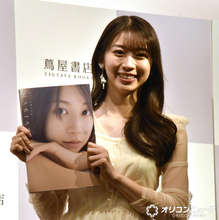 牧野真莉愛、新写真集は“さちいっぱい”　漢字も指定「山崎福也投手の『福』です」