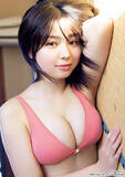 「現役慶応義塾大生の18歳若手俳優、『ヤンマガ』で初水着挑戦　”愛されタヌキ顔”の新ヒロイン」の画像1