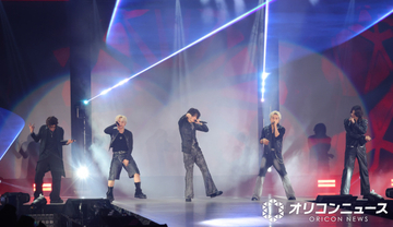 【ガルアワ】STARGLOW、漆黒衣装で圧巻パフォーマンス　“ガツガツ”から爽やか笑顔まで