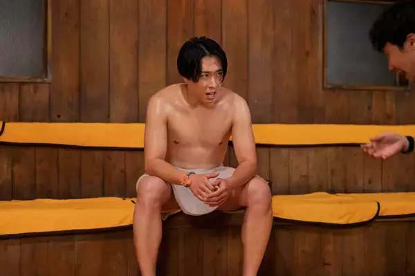 宮舘涼太、Netflix『俺のこと、なんか言ってた？』で新人俳優役に起用　出演シーンはほぼ“腰にタオル一枚”