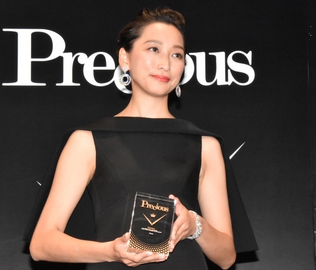 杏、最も時計が似合う女性に選出