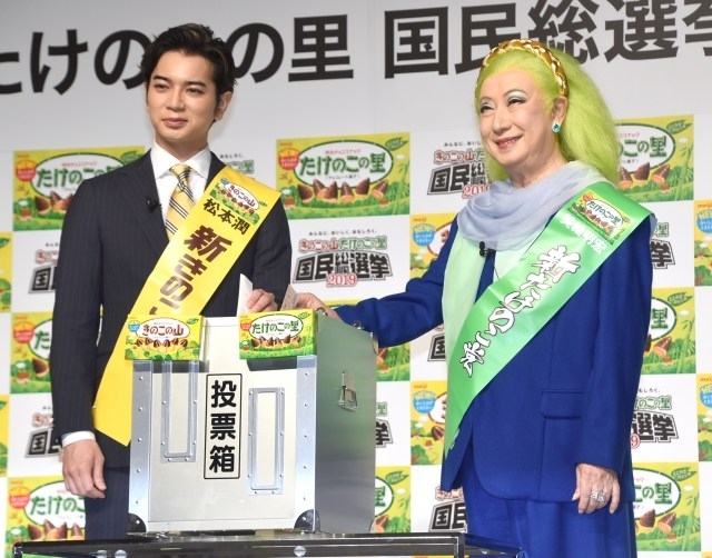 美輪明宏 療養後初公の場「私は不死身」