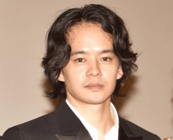 池松壮亮が福本清三さんしのぶ 最高にかっこいい人 生き方が 手や皺が大好き エキサイトニュース