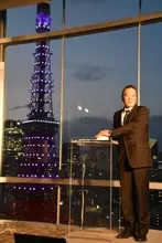 美空ひばりさんの33回忌で東京タワーが紫色に　加藤和也氏が見守る「とてもキレイ」