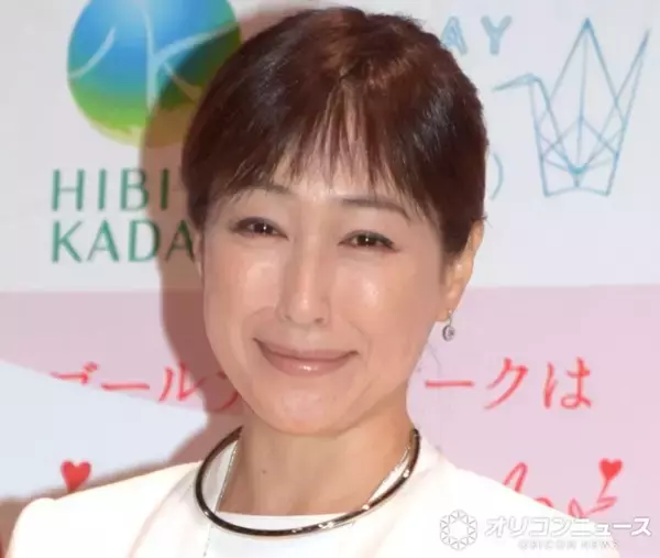 高島礼子、“仲良し俳優”と浜ちゃん個展訪問を報告　ファン「美人姉妹降臨」「二人とも楽しそう」