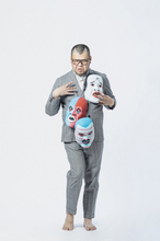 野性爆弾くっきー！アート新作を新春なんばで発表へ　京藍染師との合作