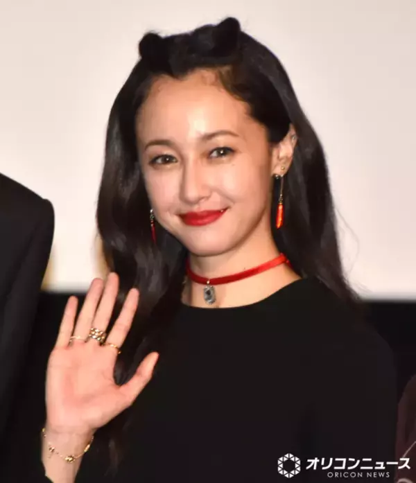 沢尻エリカ、天然な一面を暴露され赤面　直後に天然っぷり発揮し苦笑い