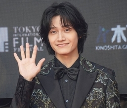 【東京国際映画祭】佐野晶哉、黒のシックなスーツで登壇　抜群のスタイルを発揮