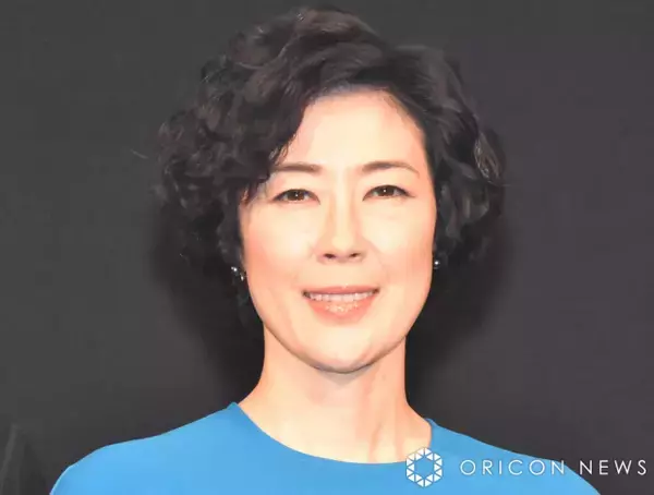 寺島しのぶ、父親＆夫・息子との“仲良し”家族4ショットに反響「みんな似てるね」「LOVELOVEな家族で素敵」「ほっこり～」