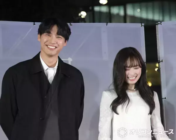 “カップル”福士蒼汰＆福原遥、大阪の野外でキュンな仕草連発　目を合わせハニカミ、暴露で赤面