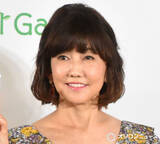 「松本伊代、“ありのまま”すっぴん披露に驚く声「年齢聞いてびっくり」「信じられない」　小田切ヒロも絶賛“還暦メイク術”」の画像1