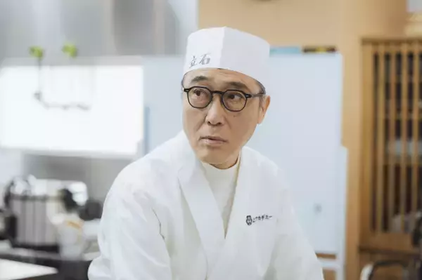 『時すでにおスシ!?』佐野史郎、“ダンディ紳士”役の裏側　自然体の演技論明かす