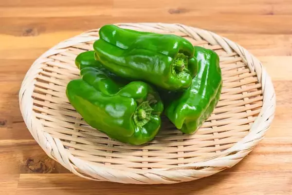 「無限に食べれそう」「ふりかけ要らず…！！」ピーマン5個消費の“甘辛肉味噌”レシピ