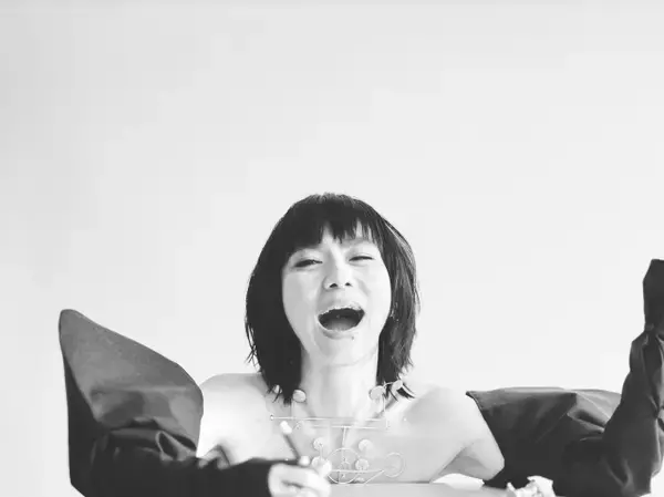 UA、10年ぶりフルアルバムのリリースが決定　“新しいUA”収めた全11曲　来年2月発売