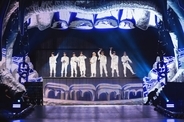 Stray Kids、「MOUNTAINS」のライブパフォーマンス映像解禁　『Stray Kids : The dominATE Experience』きょう公開