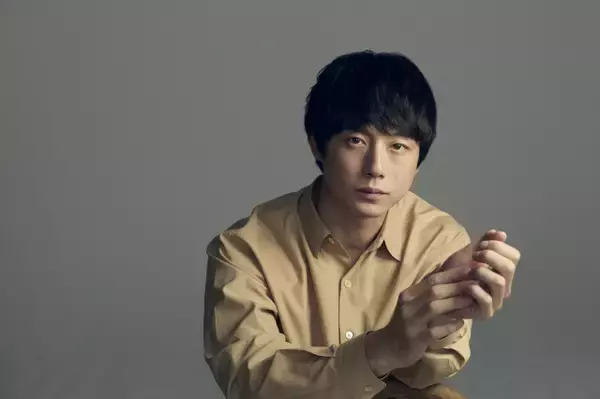 坂口健太郎、これまでにない役柄への挑戦　『私はあなたを知らない、』で見せた新境地