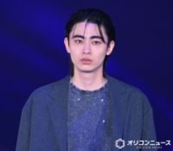 豊田裕大、カリスマ感あふれるランウェイ　色気たっぷりな表情に大歓声