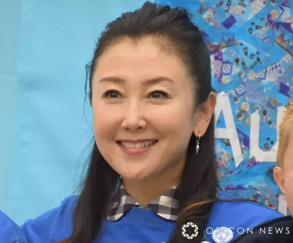 東ちづる、夫と「一緒に暮らして31年」“顔出し”2ショットで結婚記念日を報告　“夫婦別姓”望むも入籍に至った理由も明かす