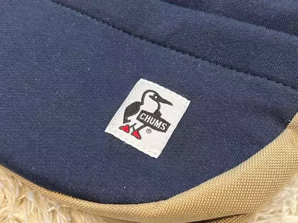 「リュックはもうやめた！」「これは神がかったサイズ感」　機能的でかわいい『チャムス』のショルダーがちょっとした外出用バッグに「大正解だった！」