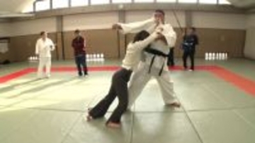 角田夏実、“体重122キロ差”芸人と柔道対決　『ごぶごぶ』で浜田雅功と大阪ロケ