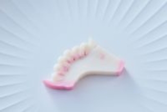 “おせちにぴったり”　鈴廣かまぼこ、2026年の干支「午（うま）」をモチーフにしたかまぼこの飾り切りを公開【作り方の動画あり】