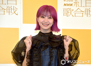 【紅白】LiSA『鬼滅の刃』映像と一緒に熱唱　無限城の戦闘シーン流れる