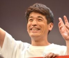 佐藤隆太、約35年前の私物を息子が継承　“球場ショット”に反響「素敵すぎるっ!!」「耳の形から後ろ姿そっくり」