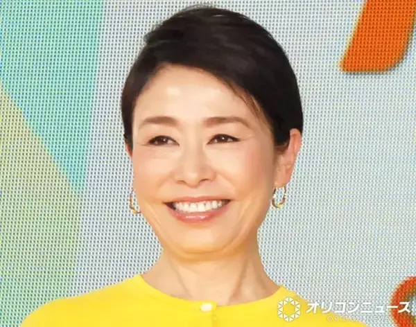67歳・安藤優子、ZARAのセットアップで作る夏の“お出かけコーデ”　着こなしに反響「黒だけどリネン涼しげ」「シンプルに見えて攻めのスタイル」