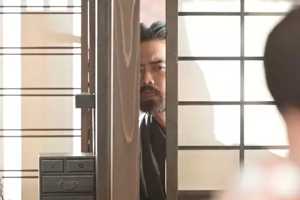 『風、薫る』次回あらすじ　ある日、恵風看護婦会に怪しい男（三浦貴大）がやってくる
