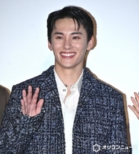 JO1・川西拓実、ハリウッド路上で即興ラップ　総再生数1300万回超「He’s so talented」