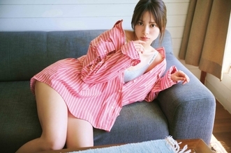 AKB48新センター伊藤百花、1stフォトブック新カット公開「ちょっと大胆な感じで」