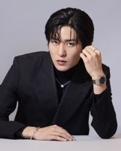 Snow Man目黒蓮、『ブルガリ』身にまとうビジュアル到着　カレイドス展も訪問「職人の方の魂を感じることができました」