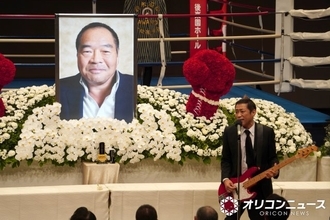 はなわ、ガッツ石松さんお別れ会で“ガッツ伝説”を披露「天国でも伝説を作り続けてくれ～」