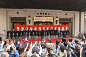 歌舞伎俳優21人、道頓堀でお練り…熱狂・大阪締め　閉館迫る大阪松竹座、芝居の街に感謝