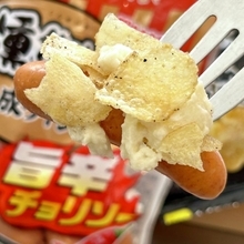 商品袋に直接入れるだけの「直パケレシピ」で背徳おつまみ…皿すら使わない”冷やしソーセージ”