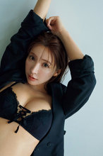 三上悠亜、セクシー女優引退後の初グラビア「いまの自分の自然な姿を見てほしいです」