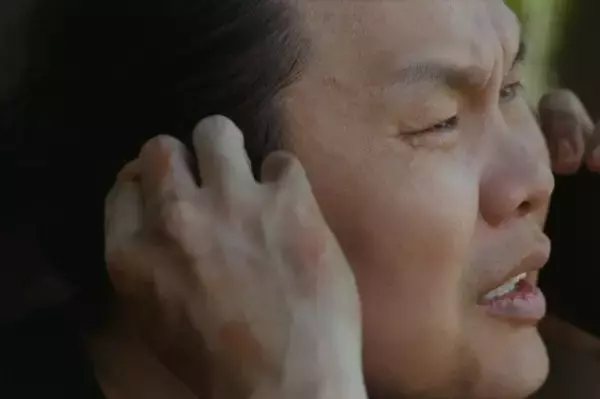 『VIVANT』チンギスの“新たな姿”を公開　眉間にシワ、手には血痕…第22話で何が起きる？