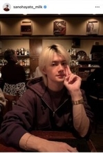 「彼氏感半端ない」M!LK佐野勇斗、「家族でご飯」自然体のプライベートショット公開　「インライ中に母親が作ってたスイートポテト」も披露