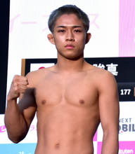 【RIZIN】秋元強真、緊急参戦もヒザ蹴りで豪快TKO！　今年4戦4勝で2025年MVP級の活躍　試合後は斎藤裕に対戦要求