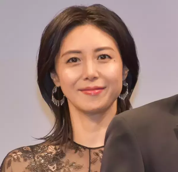 「50代に見えない！」「う…美しい…」松嶋菜々子、『救命病棟24』撮影現場でバースデー　“変わらない”姿にSNSも驚き