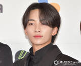 「兵役中のSEVENTEENジョンハン、変装なしで日本観光「沖縄!?」「えっどこいったん?!」「どんなスタイルでも絵になる」」の画像1