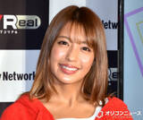 「橋本梨菜「白Tきると巨乳で気まずいぜ」花見ショットに反響「うーわっ」「桜の妖精かと思ったわ」「出してもいい腹してる」」の画像1