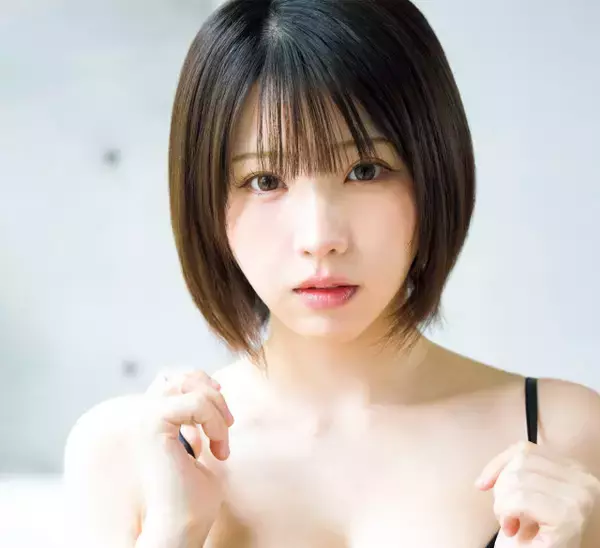 トップコスプレイヤー・えなこ、『FRIDAY』で最上級に甘いルックスと完璧ボディを見せる