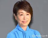 「安藤優子、トレンドの“ポロシャツ”使ったラフな私服コーデを披露　デニムは新調「わぁ～カッコ良い～」「ジーンズの似合う優子さん憧れます」」の画像1