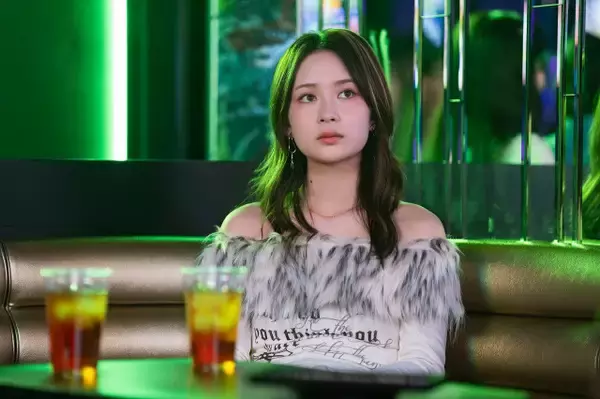 畑芽育＆志田未来ドラマの役柄にネット驚き「刺激強すぎやろ」「おっぱい半分出た服でクラブ?!」