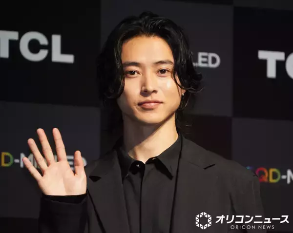 山崎賢人、超大型テレビ贈られる「すごっ…」感嘆の声あげる