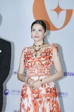 柴咲コウ、韓国・釜山で華やかドレス姿　アジア最大級のストリーミングの祭典に出席