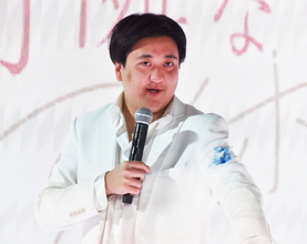 カカロニ栗谷、年末特番でサプライズ結婚発表　証人は明石家さんま　婚姻届提出日も明かす