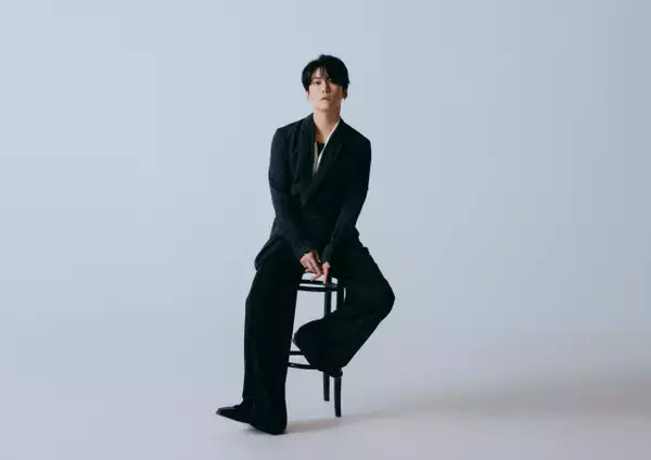 亀梨和也、1stアルバム『WAVE』のアートワーク＆収録曲公開　「亀さんぽ2026」配信も決定