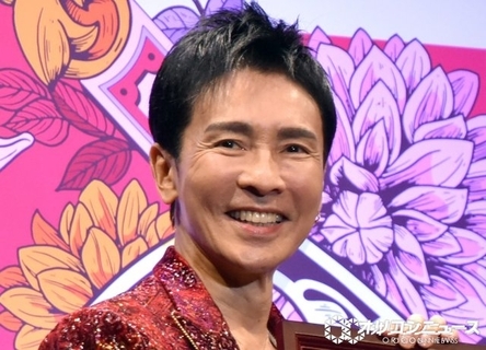 郷ひろみ、50代で“利き手”を変えていた　右利き→左利きに…驚きの理由も告白「飽きたんじゃないんですけど…」